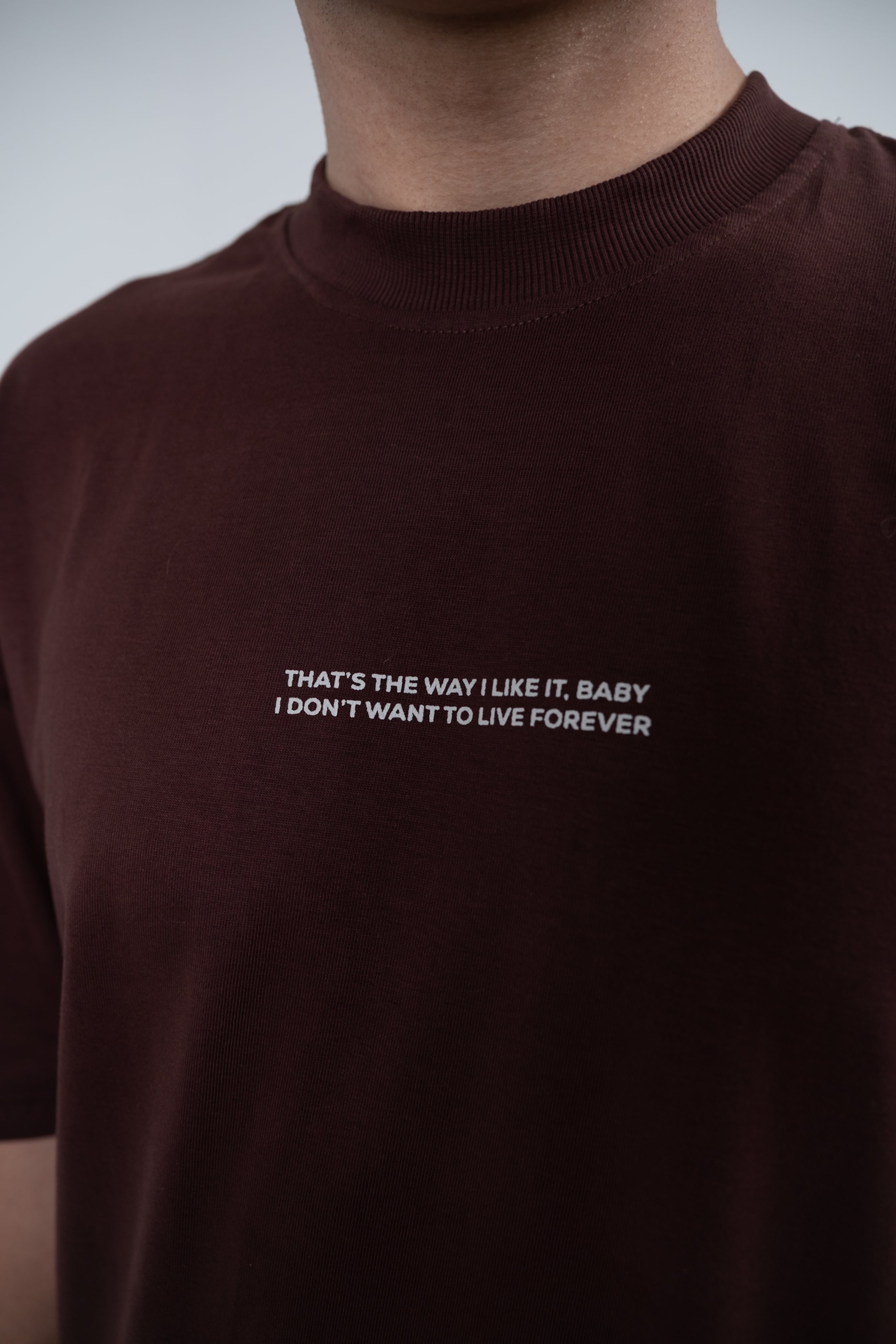 LOST IN EYES MOCHA OVERSIZED T-SHIRT