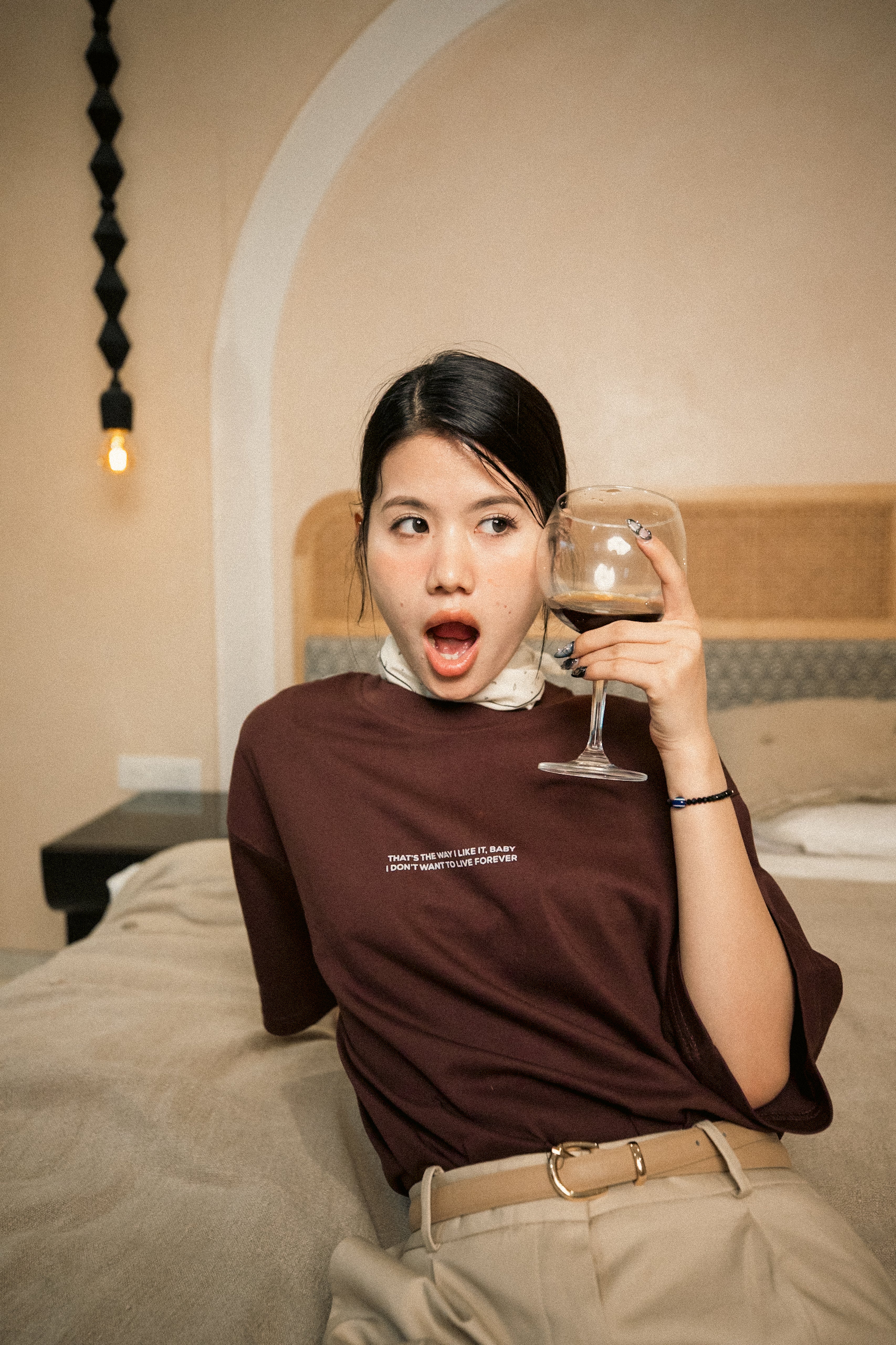 LOST IN EYES MOCHA OVERSIZED T-SHIRT