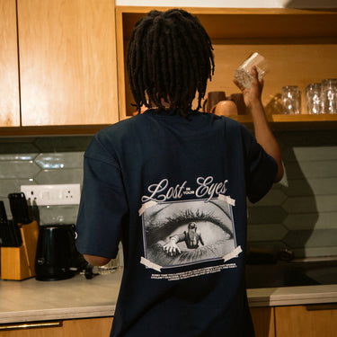 LOST IN EYES NAVY OVERSIZED T-SHIRT