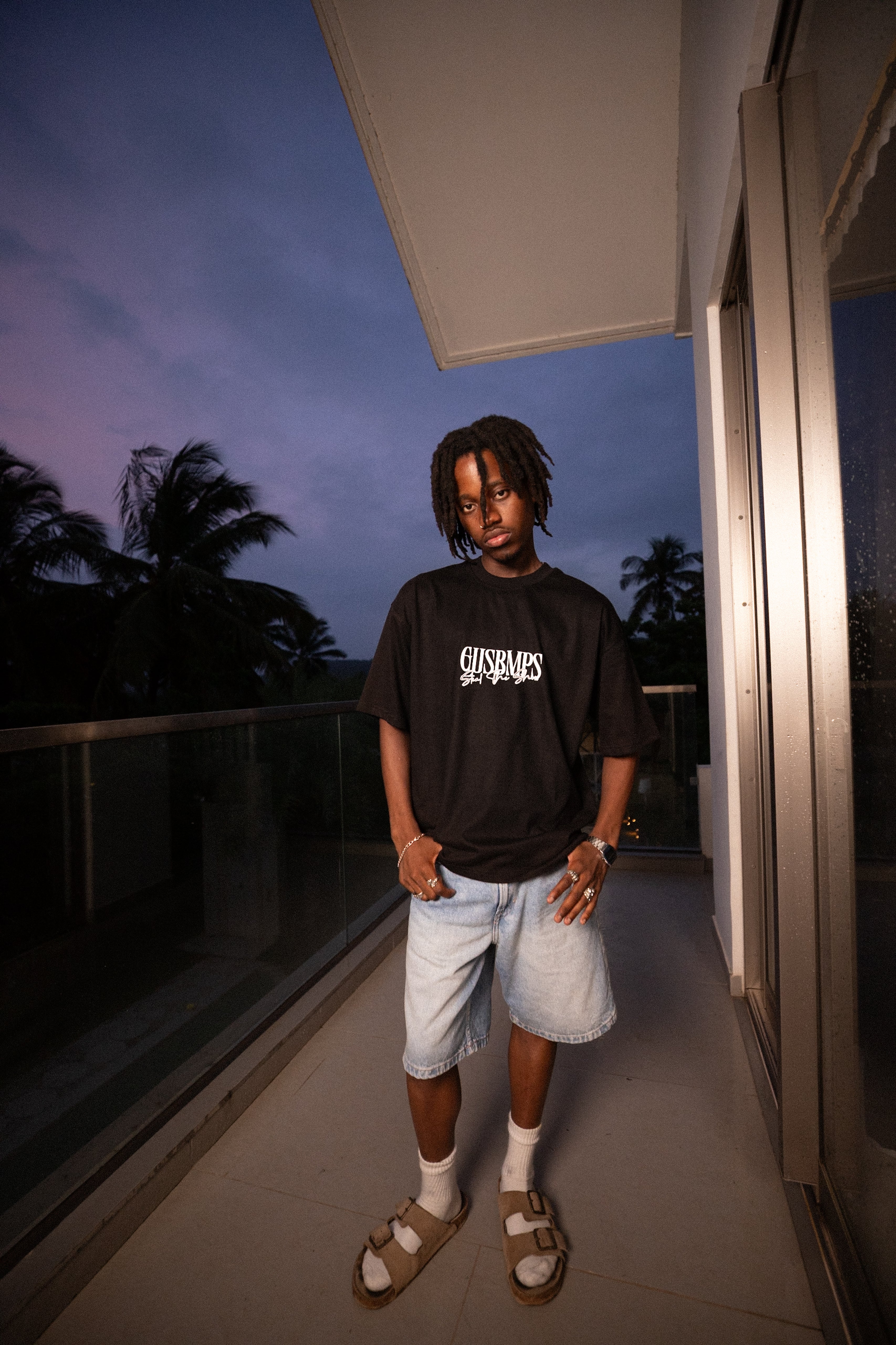DON'T BE A PUPPET OVERSIZED T-SHIRT