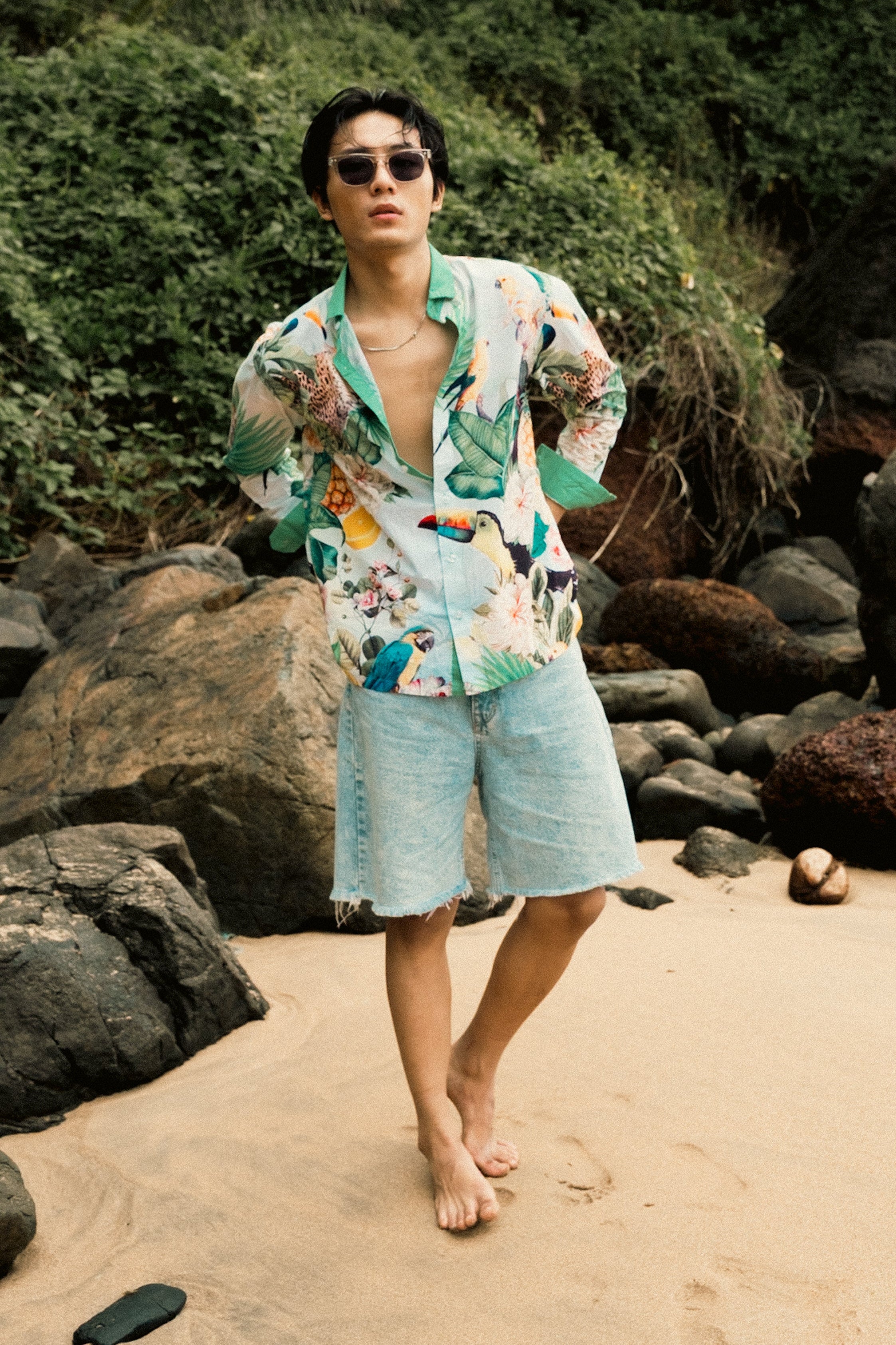 TROPICALLY YOURS RELAXED SHIRT