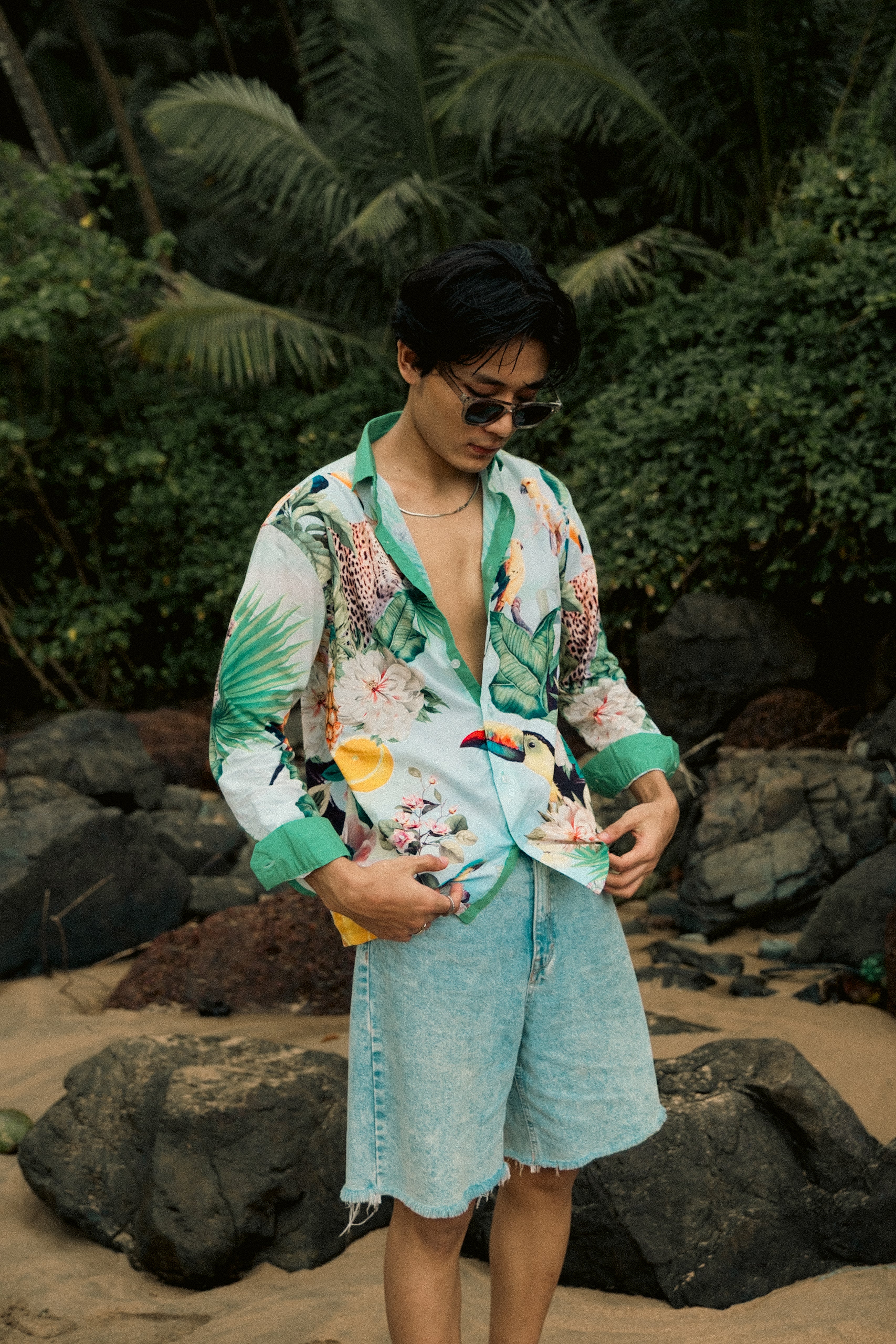 TROPICALLY YOURS RELAXED SHIRT