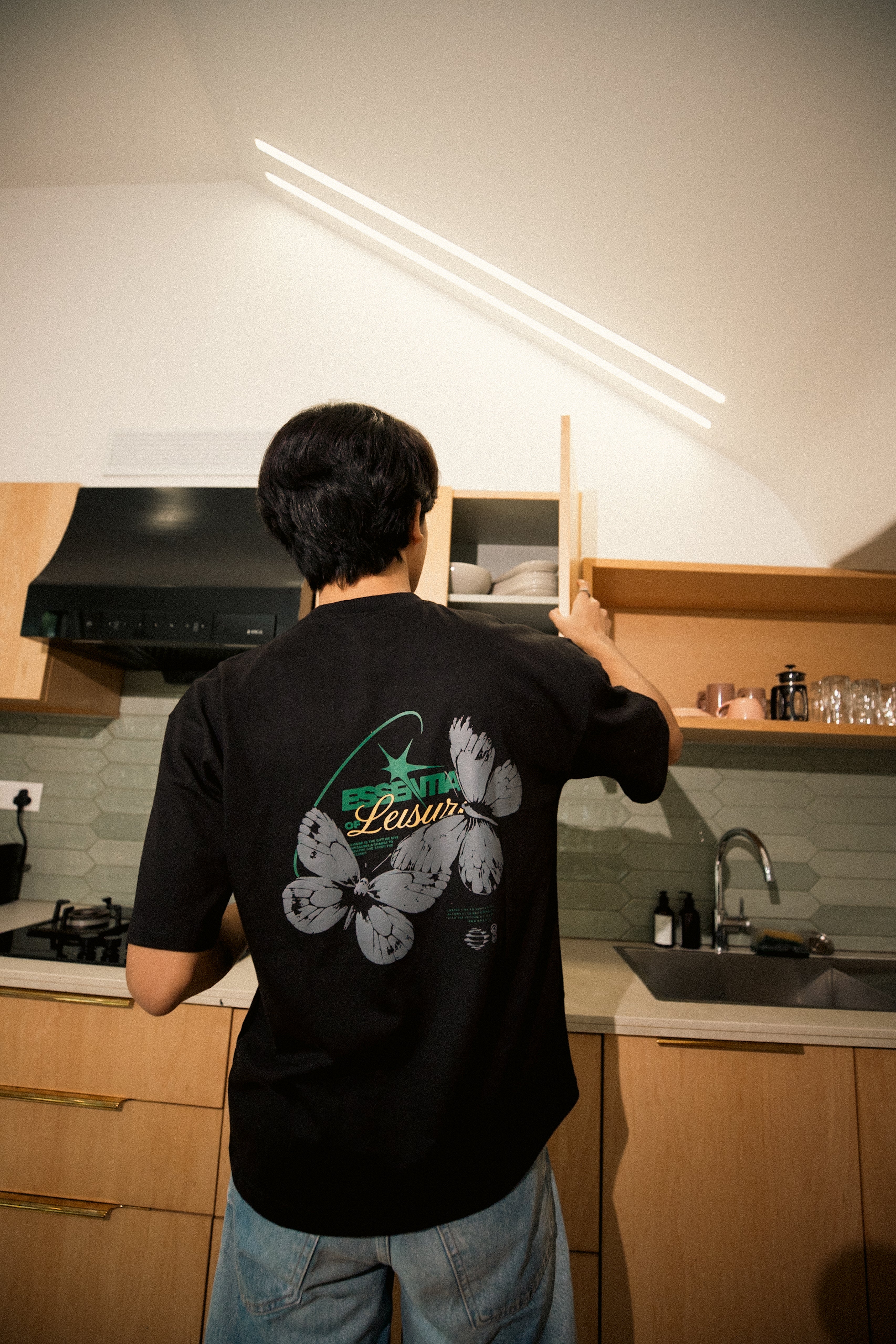 LEISURE WINGS OVERSIZED T-SHIRT